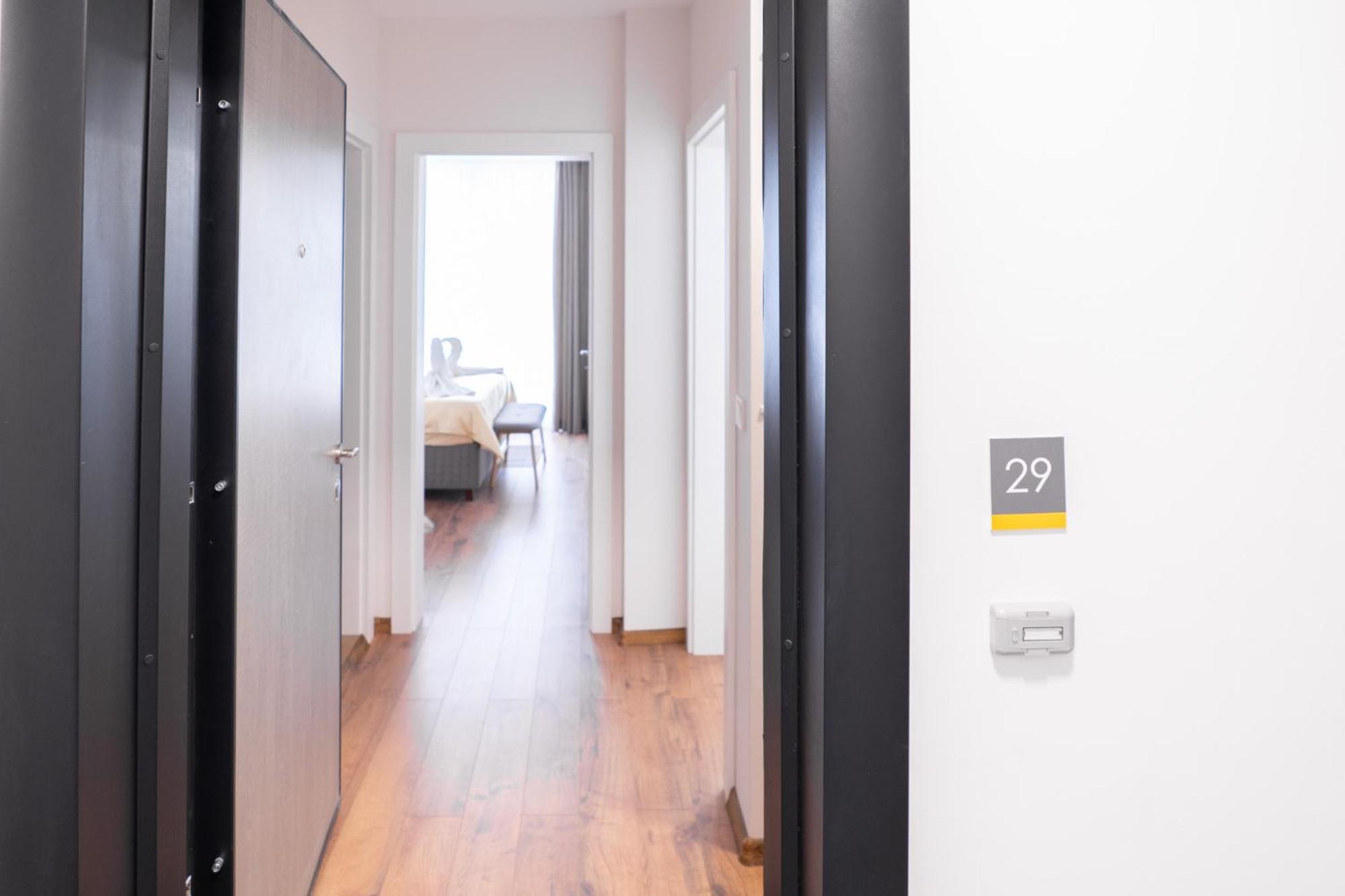 New Modern & Cozy Apartment With Free Private Parking And Ev Charging Station Варна Екстериор снимка