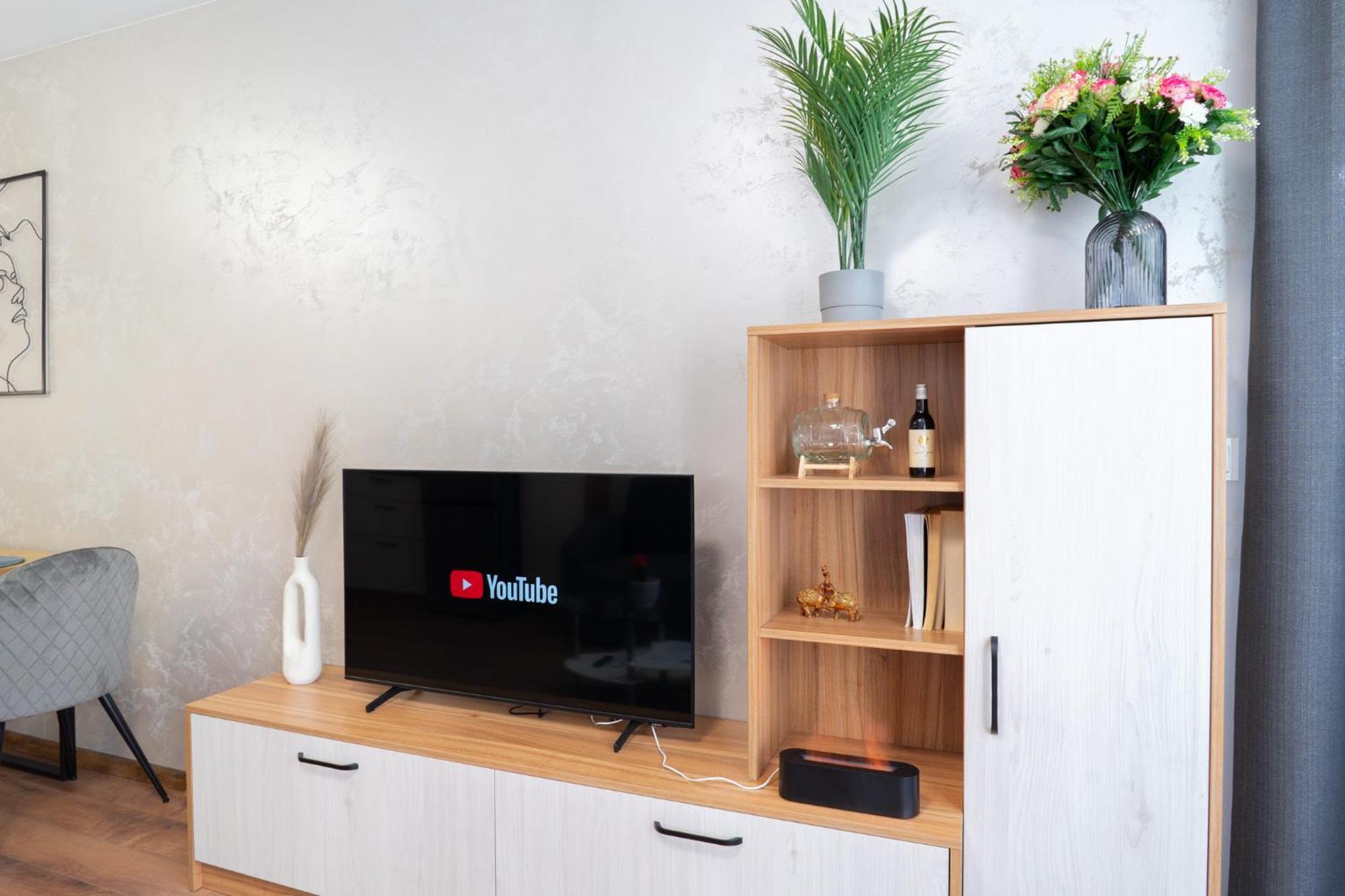 New Modern & Cozy Apartment With Free Private Parking And Ev Charging Station Варна Екстериор снимка