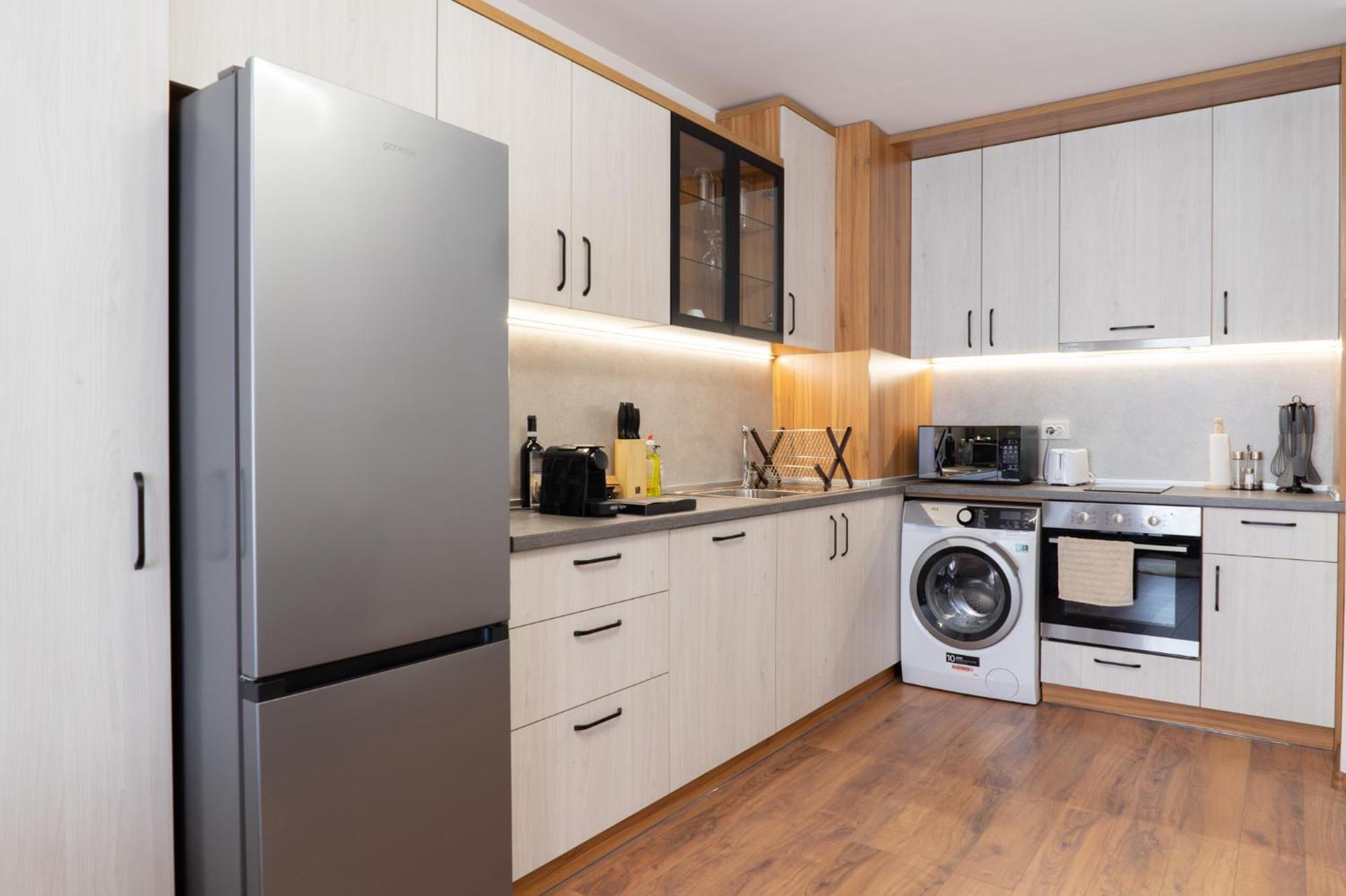 New Modern & Cozy Apartment With Free Private Parking And Ev Charging Station Варна Екстериор снимка