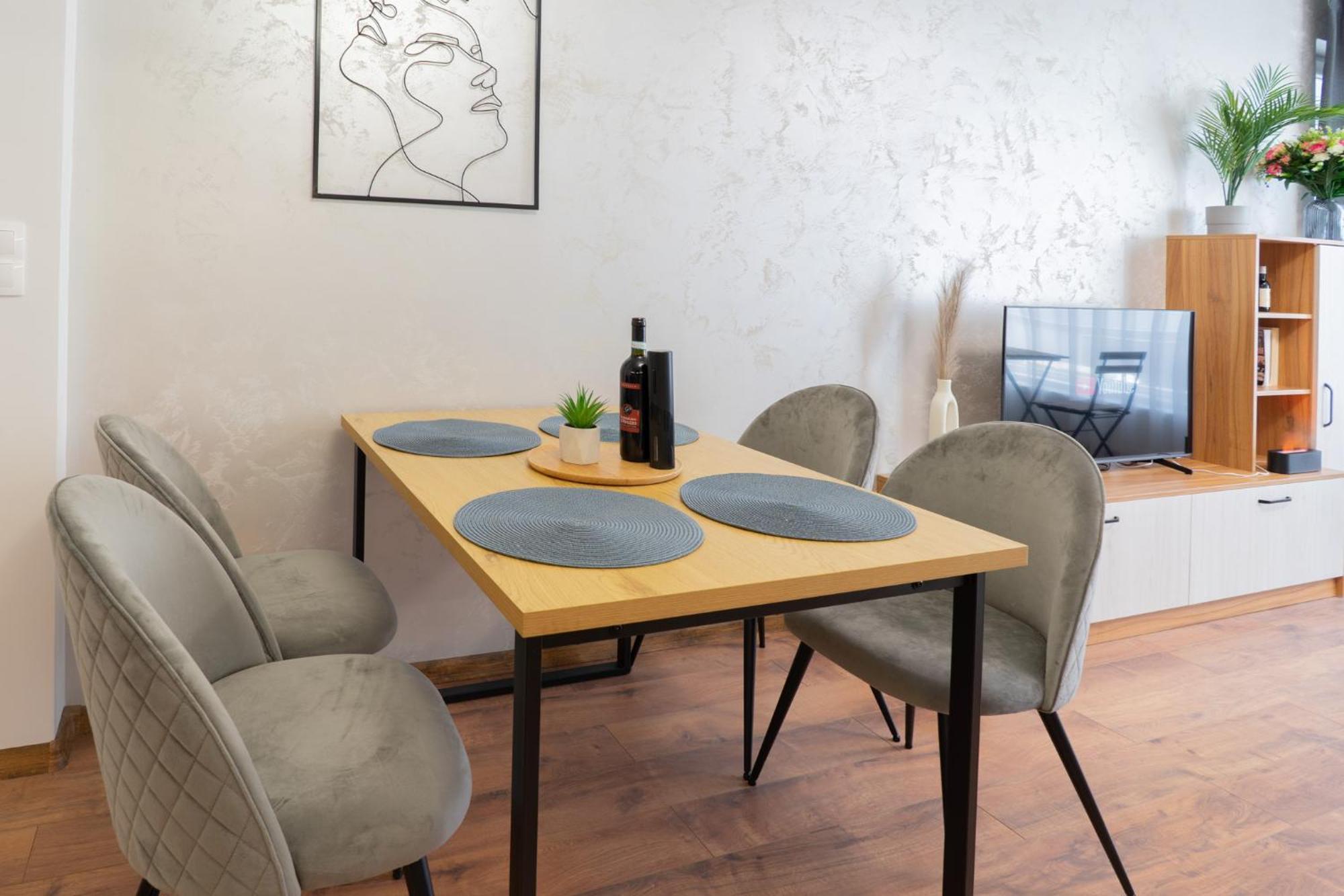 New Modern & Cozy Apartment With Free Private Parking And Ev Charging Station Варна Екстериор снимка